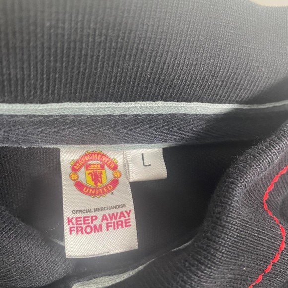 Manchester United F.C Polo Shirt - Picture 5 of 6